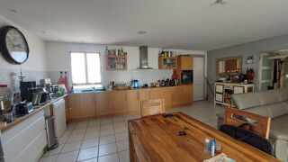 Vente Maison Agréable plain-pied 3faces sur 680m2 et piscine Caves