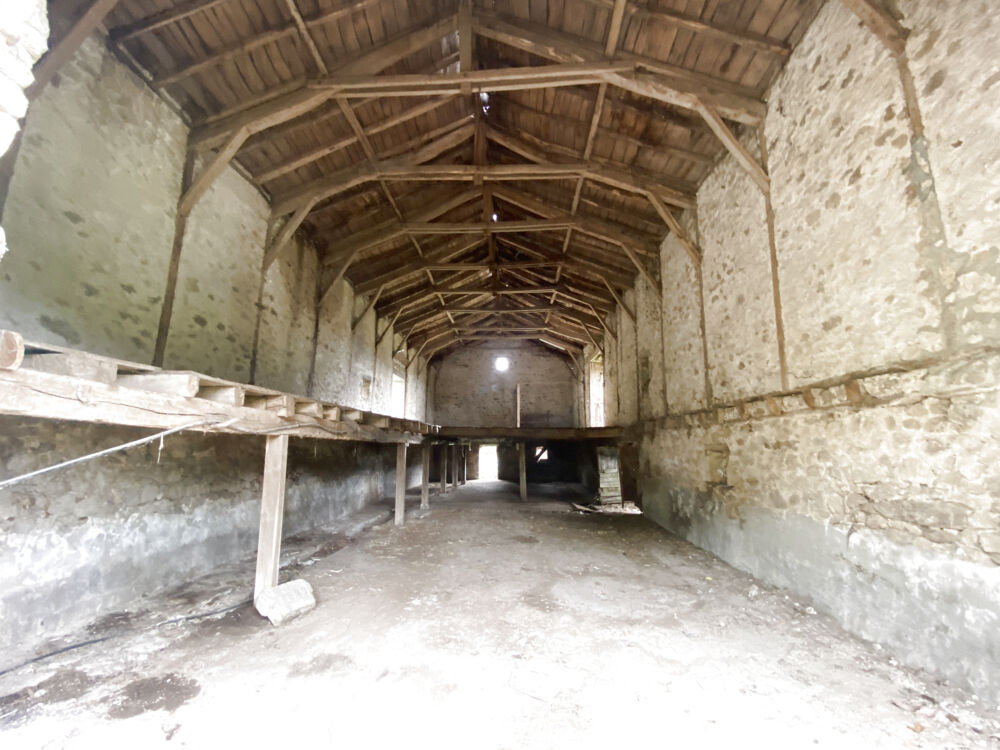 GRANGE A RESTAURER A FORT POTENTIEL