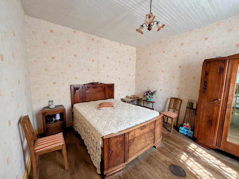 Vente Maison Maison de caractère + grange et four à pain- 152m2- 6 chambres-terrain 7600m2- fort potentiel Estivaux
