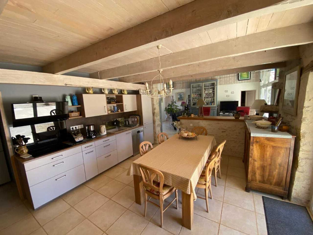Vente Propriété/Château MAGNIFIQUE PROPRIETE EN PIERRE AVEC ACTIVITE TOURISTIQUE SUR LES HAUTEURS DE CAHORS Cahors