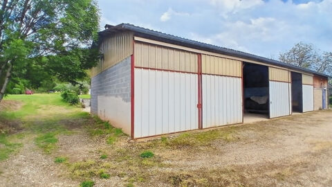 Atelier / d&eacute;p&ocirc;t avec espaces couverts et habitation 168000 46600 Creysse