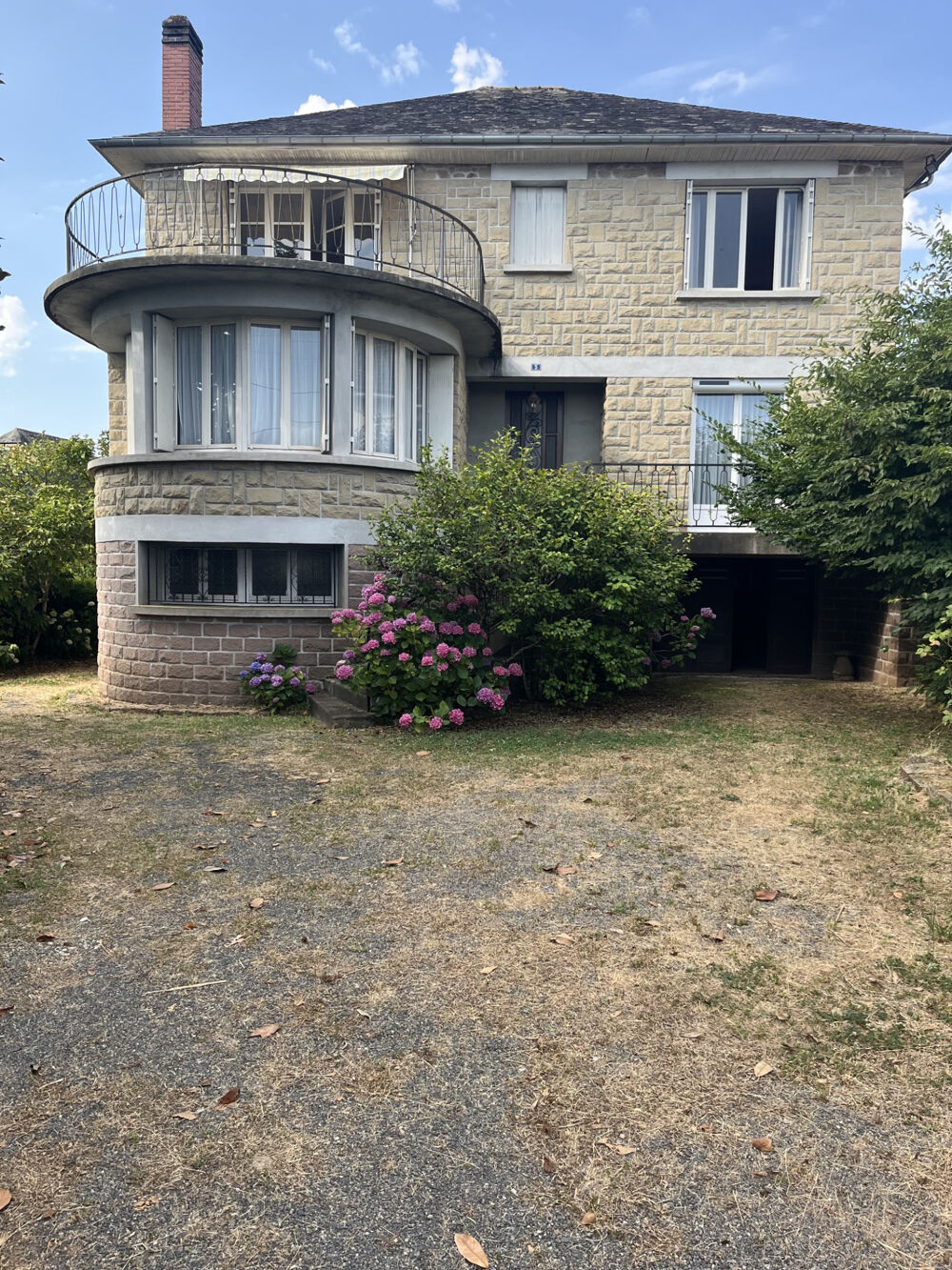 Maison OBJAT - 7 pièces - 179 m2