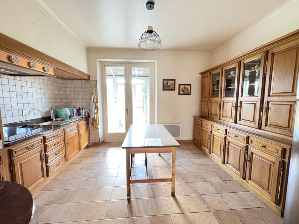 BELLE MAISON FAMILIALE AU CALME A PROXIMITE DES COMMODITES