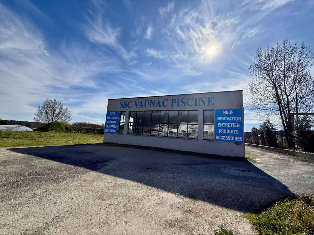   Local à louer de 409m2 