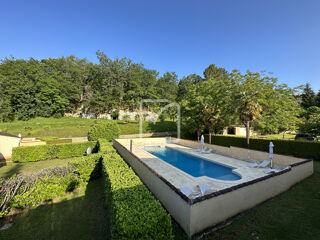  Maison  vendre 15 + pices 520 m