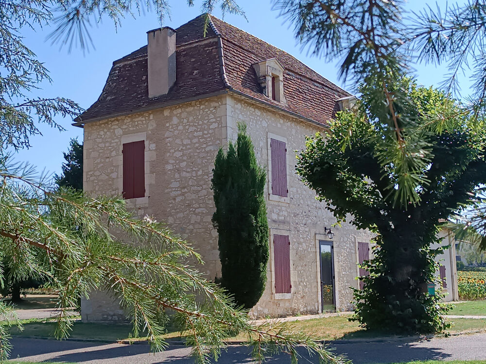 Grande maison familiale avec dépendances à Villeréal