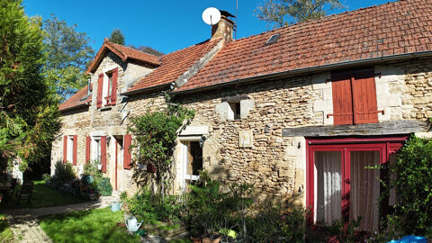   CORPS DE FERME EN PERIGORD NOIR Maison - 7 pice(s) - 124 m