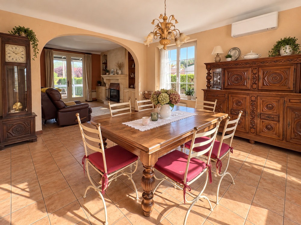 BELLE MAISON FAMILIALE AU CALME A PROXIMITE DES COMMODITES