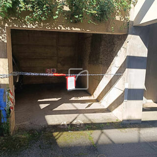  Parking / Garage  vendre 10 m