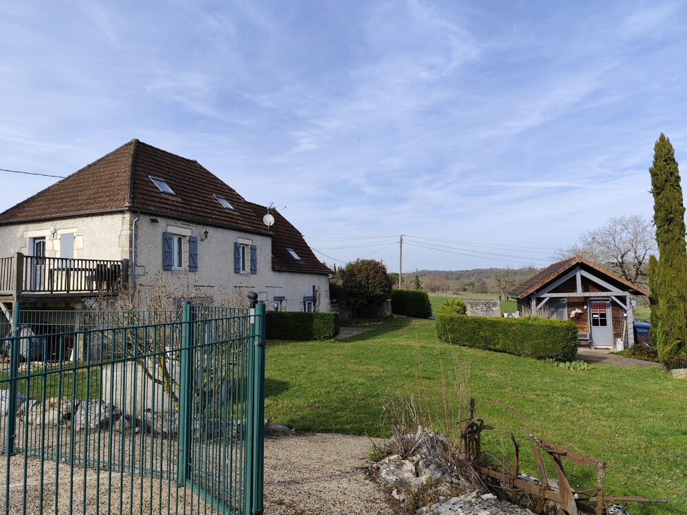 BEL ENSEMBLE EN PIERRE AVEC VUE PANORAMIQUE