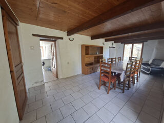 Vente Maison Longère 9 pièces, 6 chambres sur 3088 m2 de terrain clos. Saint-Brieuc De Mauron St brieuc de mauron