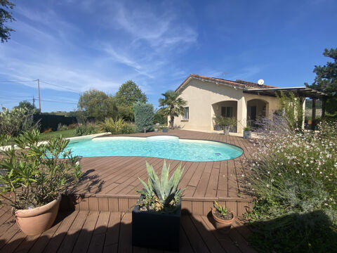   SUPERBE PROPRIETE AVEC PISCINE AU CALME SUR 7500 m2 AVEC VUE SUR LA VALLEE Maison - 6 pice(s) - 114 m