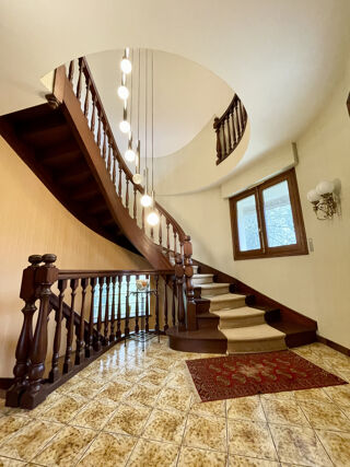  Maison � vendre 8 pi�ces 333 m�