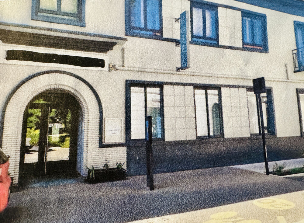 Immeuble d'investissement dans rue passante près du port