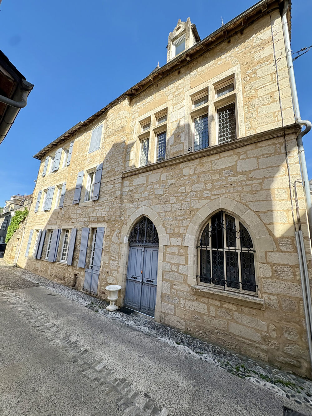 Maison 13 pièces 486 m² · à Terrasson la Villedieu · 486 m² · 890 000 €