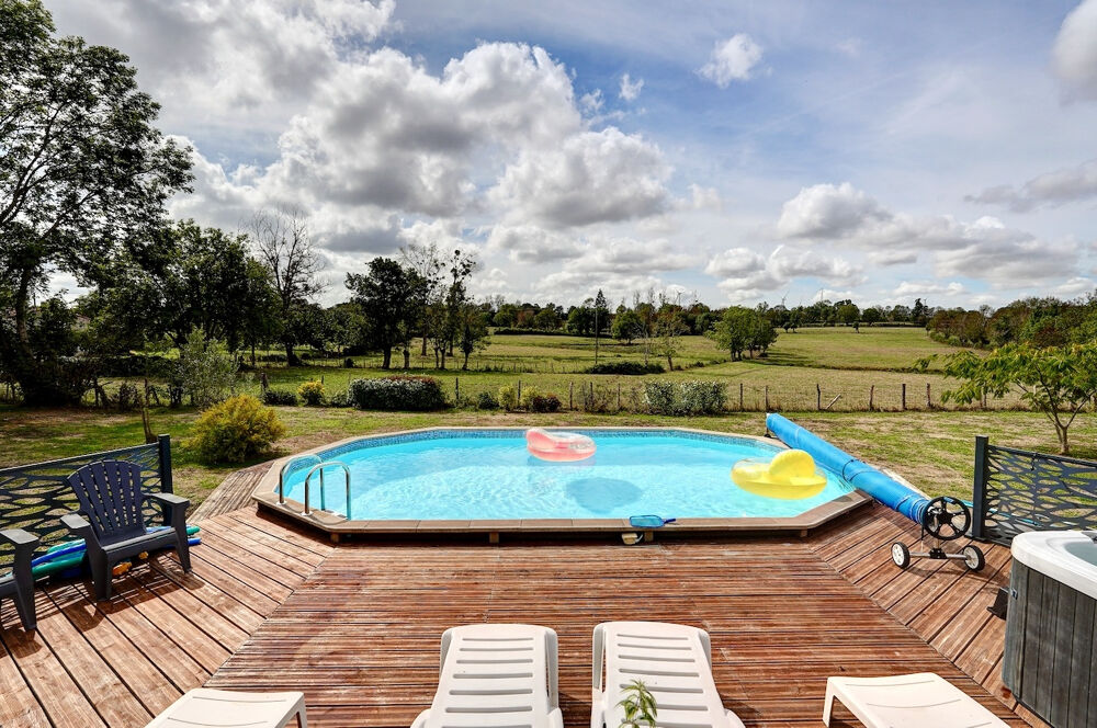 Vente Maison Pavillon avec piscine et dépendance La chapelle thireuil