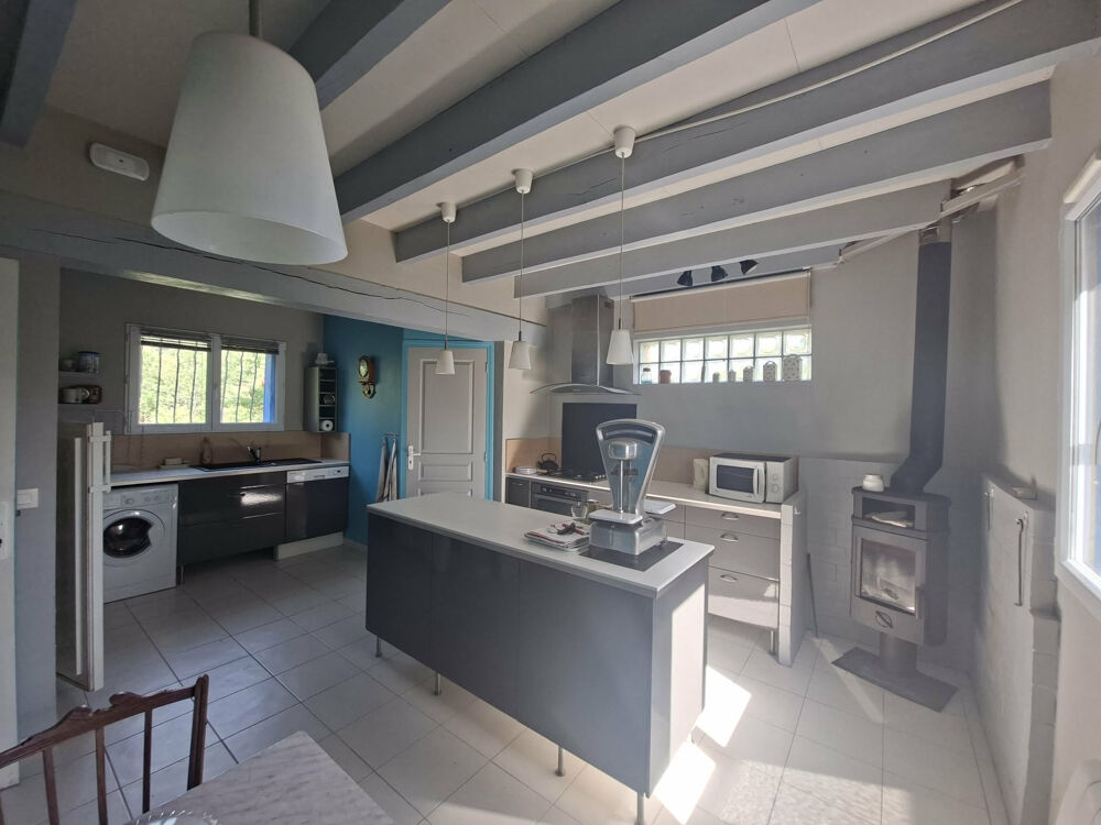 Vente Propriété/Château Ensembles de 2 Maisons sur propriété de 4730m2 + 12760 m2 de terrain en face( Concoret) dont un verger. Concoret