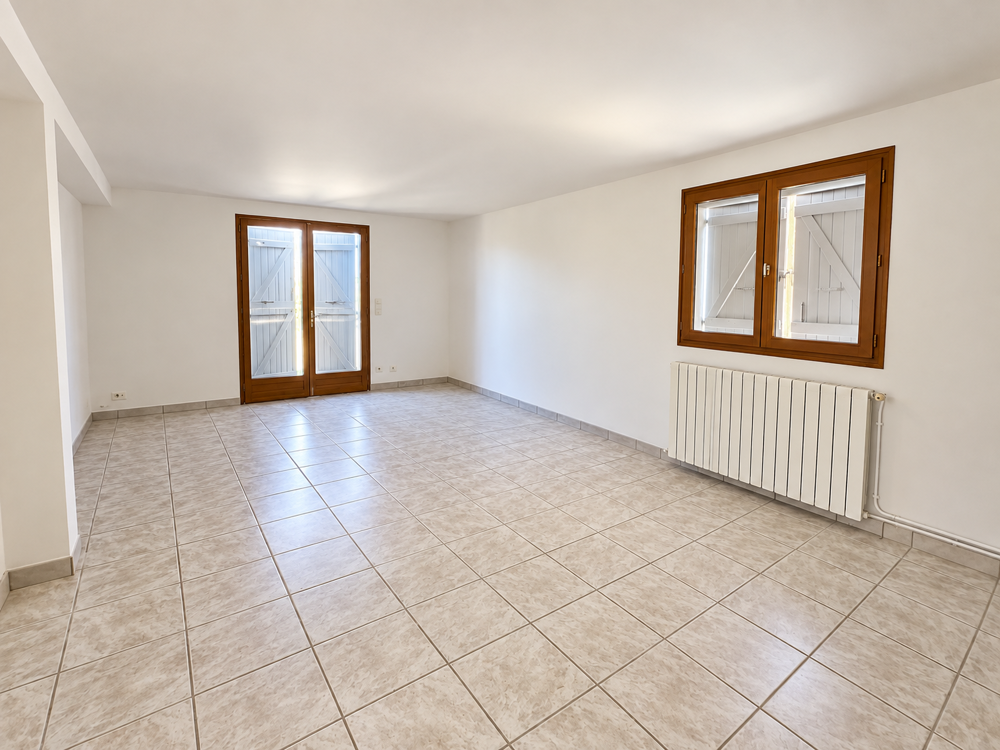 AGREABLE MAISON DE PLAIN-PIED SUR TERRAIN PLAT