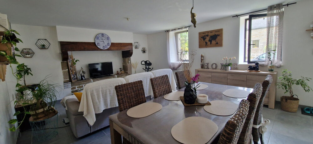 COUP DE COEUR A TREMEOC - LONGERE 150M2 - 2 HABITATIONS SUR 5200 M2 - SANS TRAVAUX