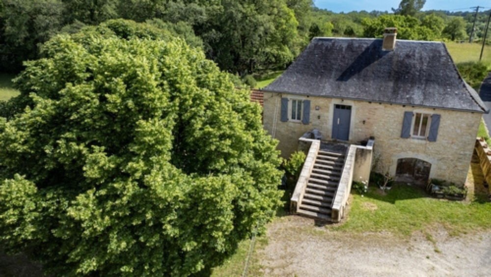 ENSEMBLE IMMOBILIER MAISON D HABITATION EN PIERRES, GRANGES, HANGARS, ETABLES, FOUR A PAIN....sur 3ha748