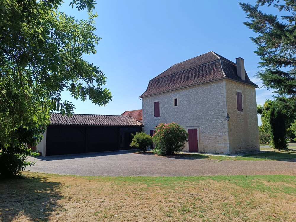Grande maison familiale avec dépendances à Villeréal