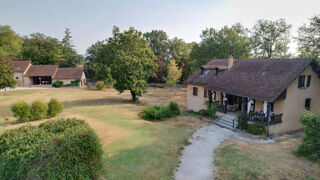  Proprit/chteau  vendre 15 + pices 800 m