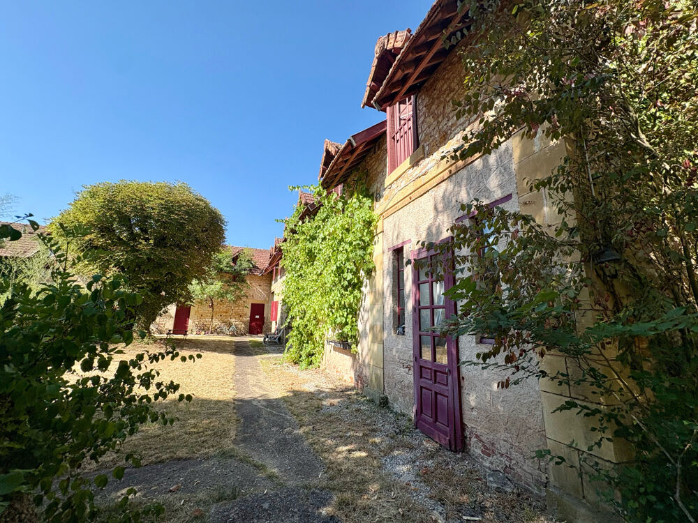 à vendre  Propriété/château Hautefort (24390)
