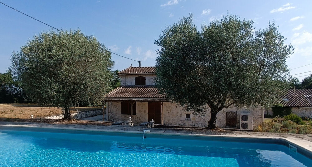 Vente Maison Maison de caractère  d'environ 169 m2 avec piscine Montaut