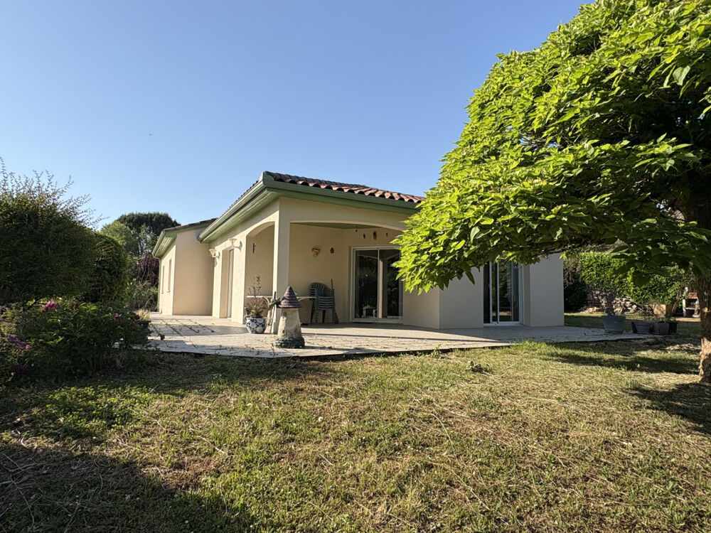 JOLIE MAISON DE PLAIN PIED ENVIRONNEMENT TRES AGREABLE