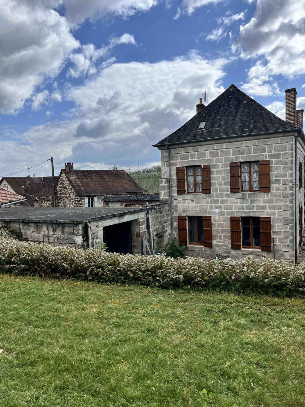 vends maison bourgeoise +vieille maison terrain 1730m2