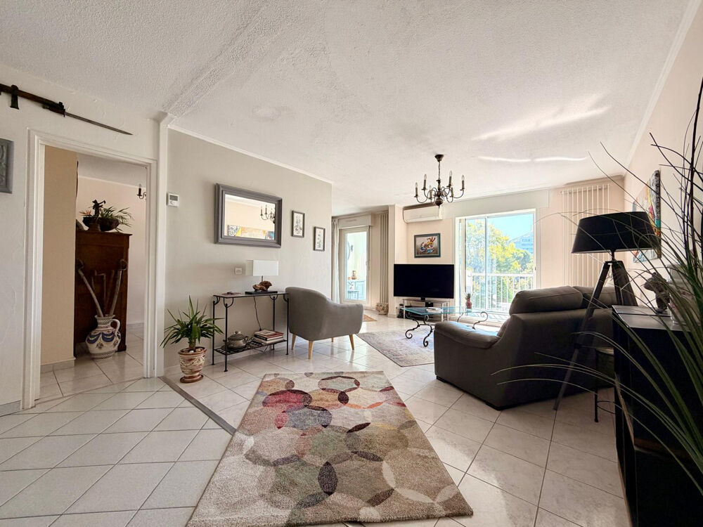 Appartement T4 avec deux chambres et une place de parking - PROCHE CENTRE VILLE LA GRANDE MOTTE