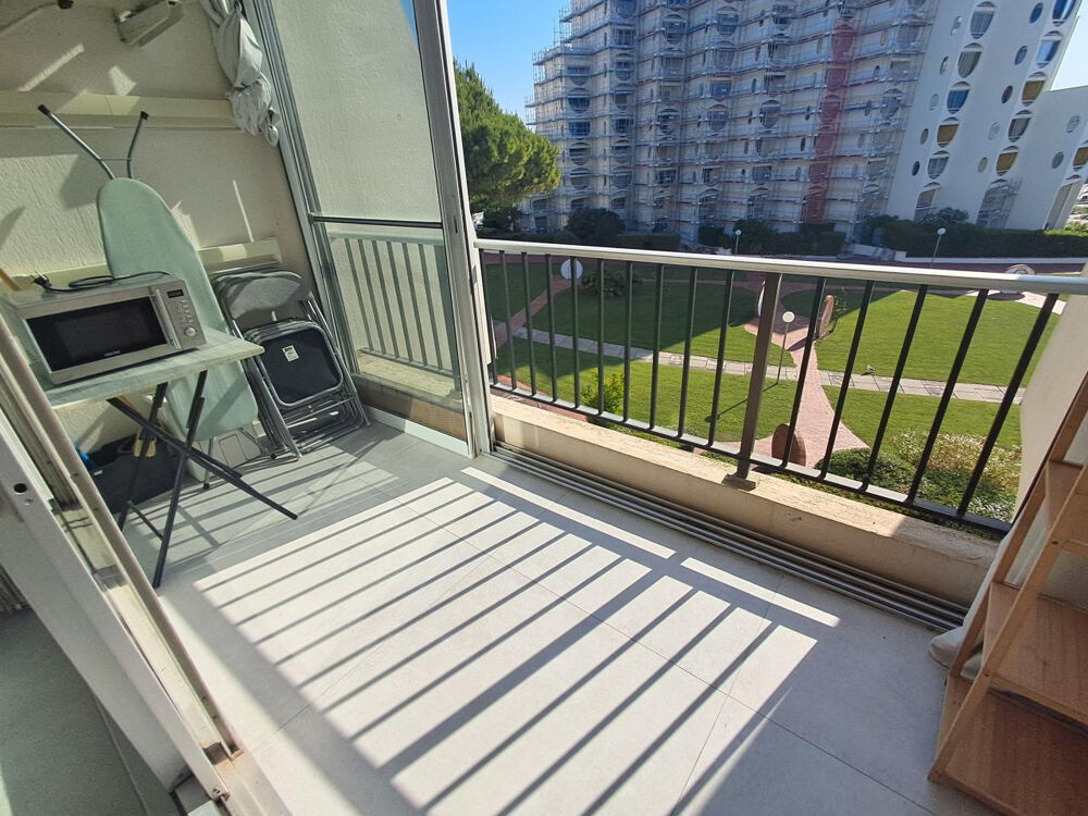 Studio de 23m2 entièrement rénové au 3ème et dernier étage - SECTEUR PORT LA GRANDE-MOTTE