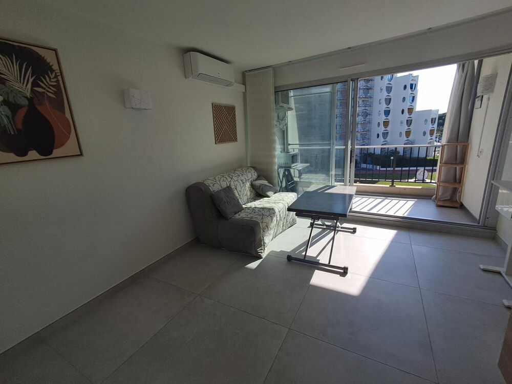 Studio de 23m2 entièrement rénové au 3ème et dernier étage - SECTEUR PORT LA GRANDE-MOTTE