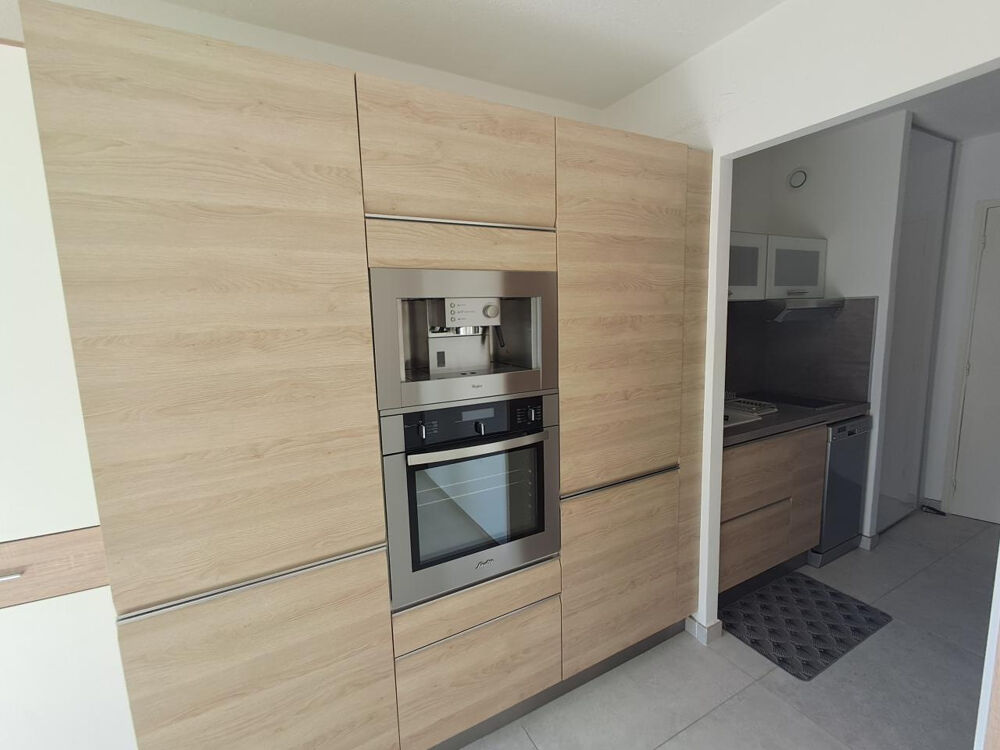 Studio de 23m2 entièrement rénové au 3ème et dernier étage - SECTEUR PORT LA GRANDE-MOTTE