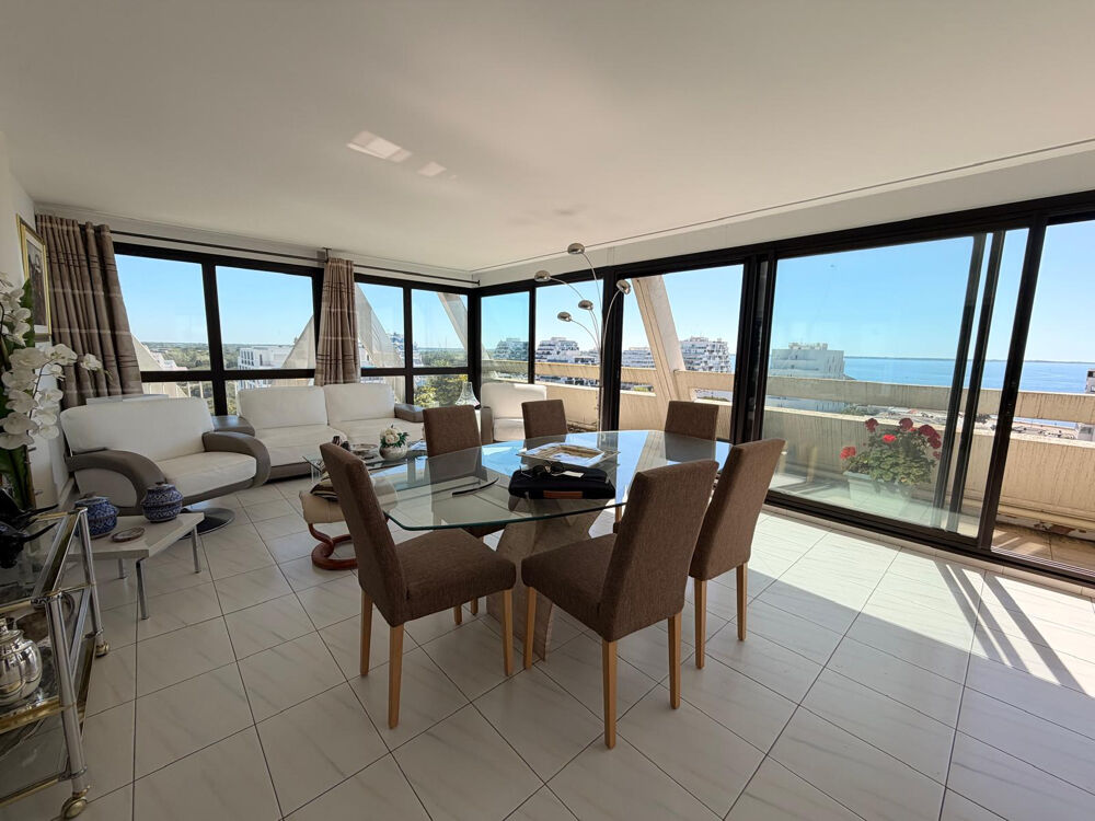 Appartement T3 de 130m2 au 9ème et dernier étage avec parking et garage - CENTRE VILLE VUE MER LA GRANDE MOTTE