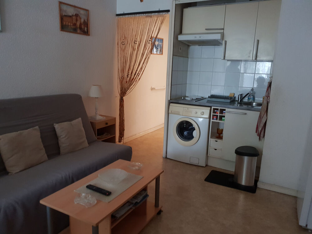 Appartement de type 2 traversant avec parking privatif.