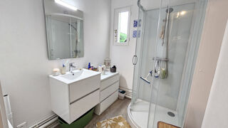  Appartement à louer 3 pièces 75 m²