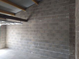  Parking / Garage à louer 1 pièce 28 m²