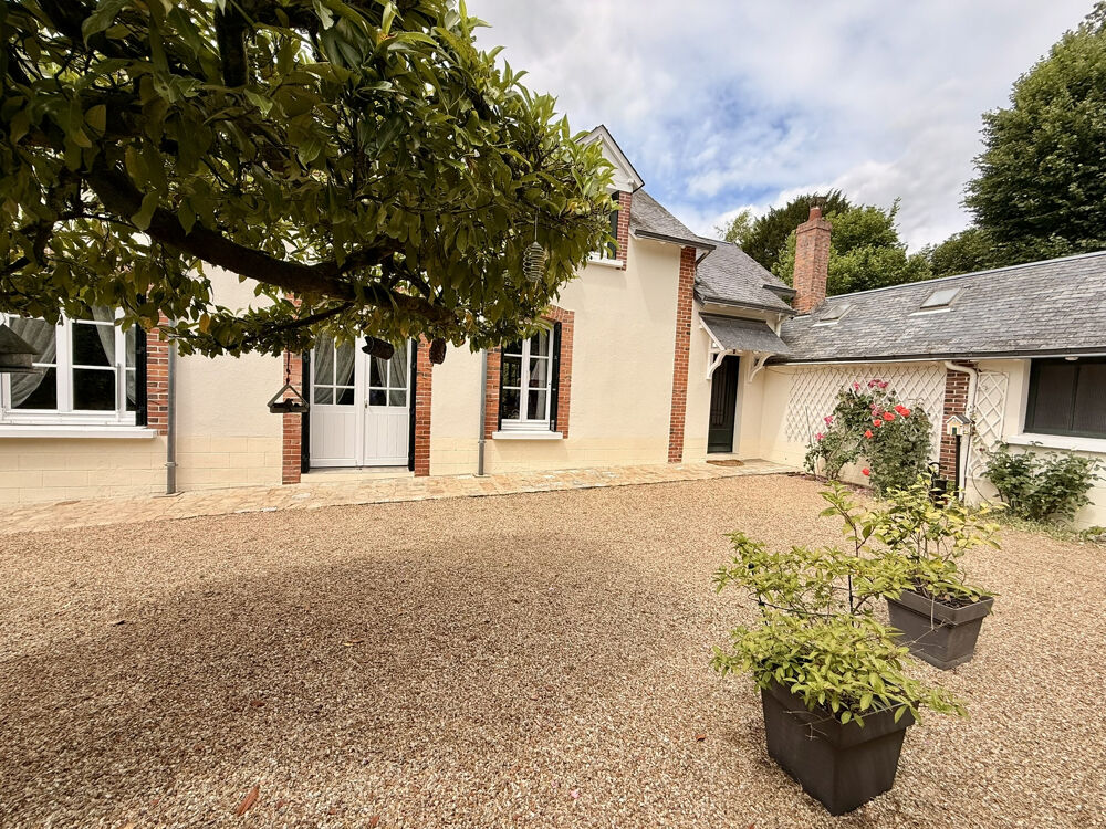 MAISON DE CHARME AU COEUR DE CLOYES LES TROIS RIVIÈRES SUR SON VASTE TERRAIN CLOS ET ARBORÉ