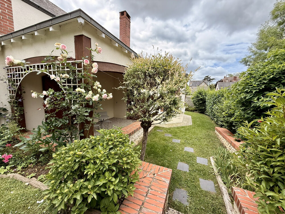 MAISON DE CHARME AU COEUR DE CLOYES LES TROIS RIVIÈRES SUR SON VASTE TERRAIN CLOS ET ARBORÉ