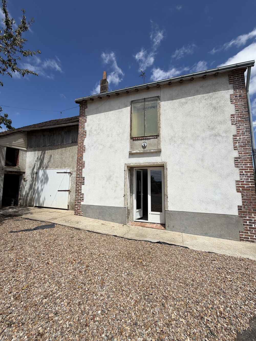 MAISON À FINIR DE RÉNOVER - 6 MIN DE CLOYES