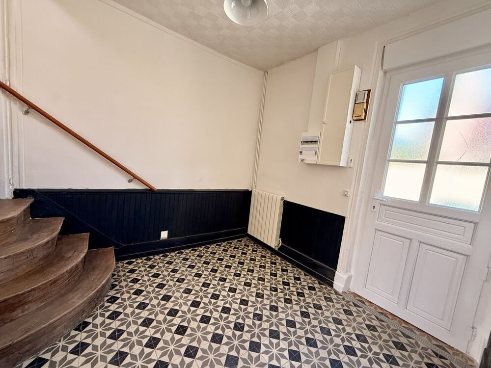 Vente Maison CENTRE CLOYES-LES-TROIS-RIVIÈRES - MAISON DE VILLE AVEC GARAGE ET COUR PRIVATIVE Cloyes les trois rivieres