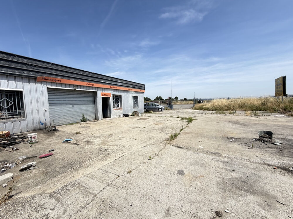   Ensemble immobilier professionnel de 3 bâtiments Frouzins