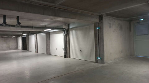  Parking / Garage � louer 