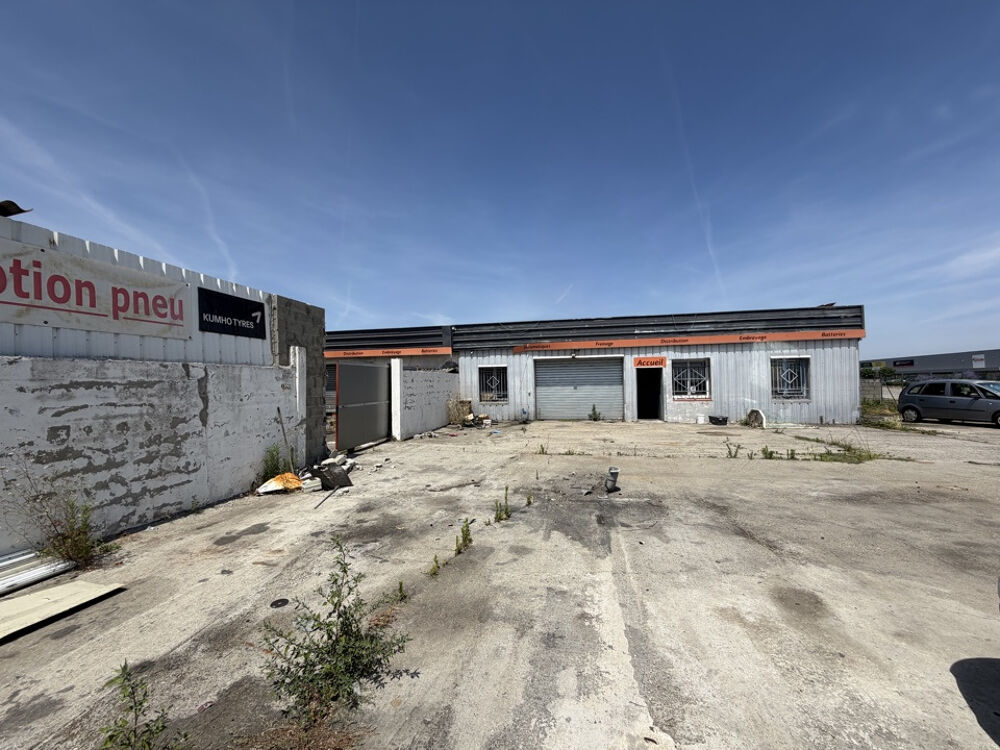   Ensemble immobilier professionnel de 3 bâtiments Frouzins