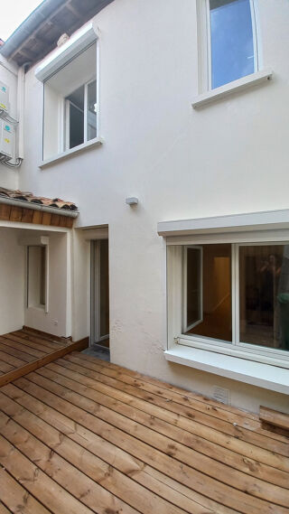  Appartement à louer 3 pièces 76 m²