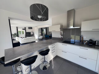  Maison � vendre 6 pi�ces 216 m�