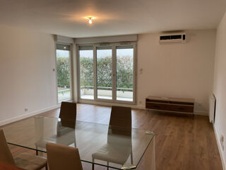  Appartement à louer 3 pièces 73 m²