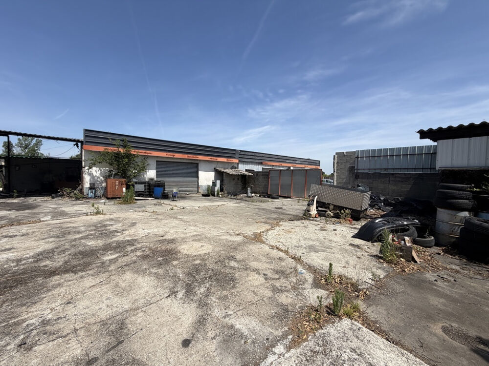   Ensemble immobilier professionnel de 3 bâtiments Frouzins