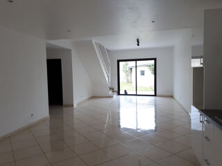  Maison à louer 6 pièces 136 m²